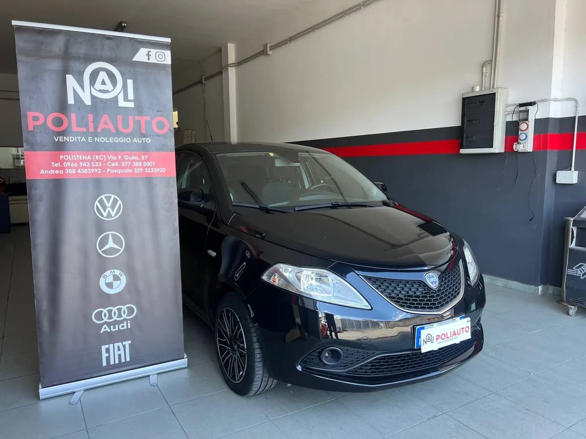 Lancia Ypsilon 1.2 69 CV 5 porte Mya