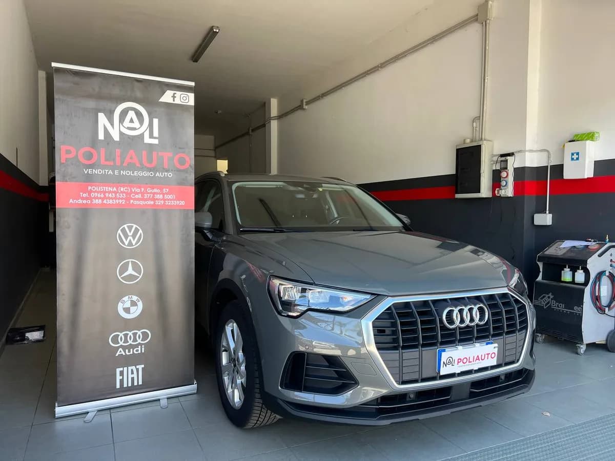AUDI Q3 40 TDI quattro S tronic Business Advanced